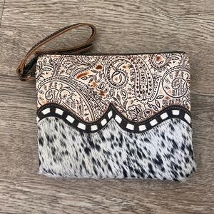Myra bag wristlet
